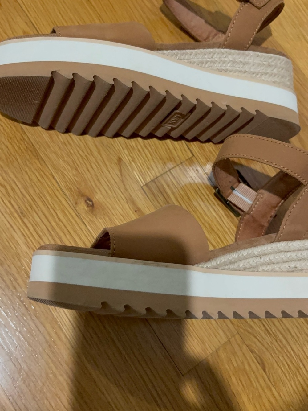 TOMS Tan Platform Espadrille Ankle Strap Sandals Size 8 - Picture 5 of 6